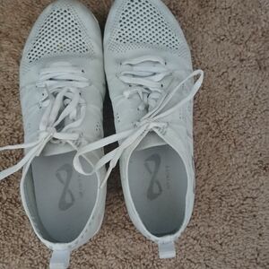 White Nfinity Flyte cheerleading shoes